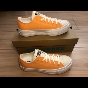 Converse women’s shoes size 7